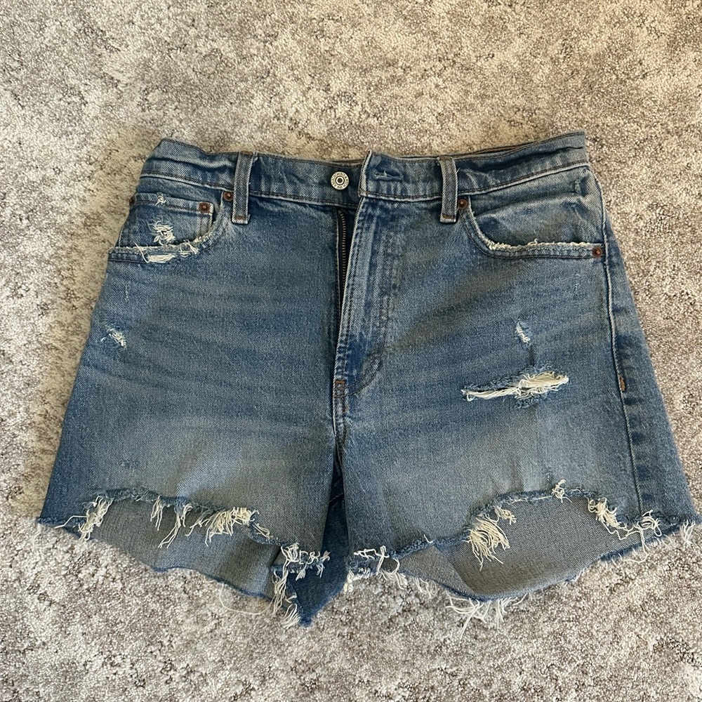 Abercrombie High Rise 4 inch Short size 28
